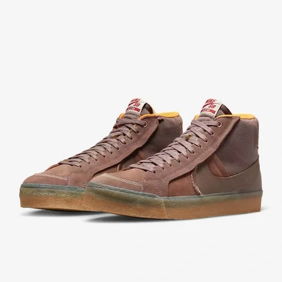 Skate Shoes
Nike SB Zoom Blazer Mid
Premium Plus Plum Eclipse/Kumquat/Gum Yellow - Picture 14 of 16